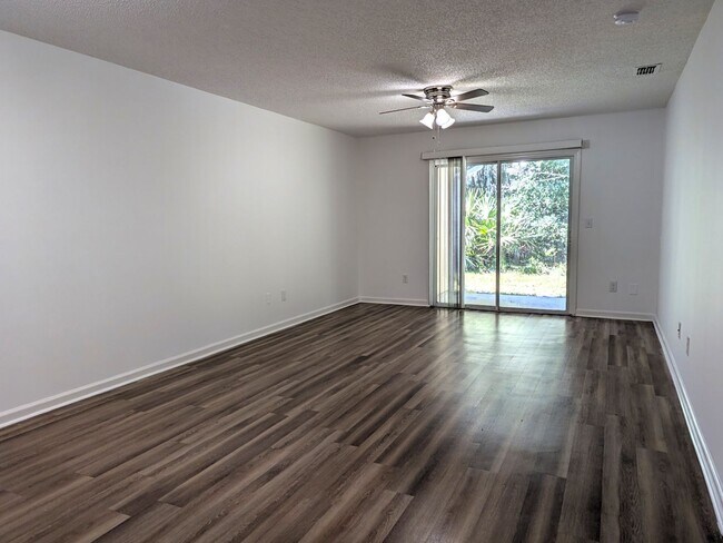 Building Photo - 124 Plantation Point Dr
