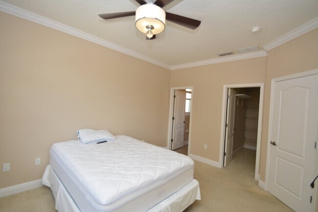 Building Photo - Tidelands Condo! Community amenities!