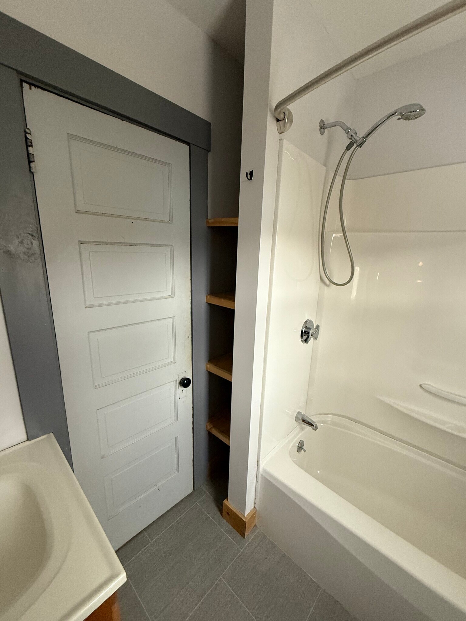 Building Photo - 58 Frost Pl