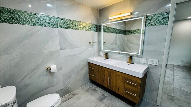 Building Photo - 2905 Mason Ave