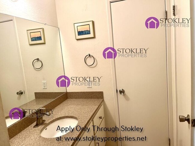 Building Photo - 1412 Kinross Ct