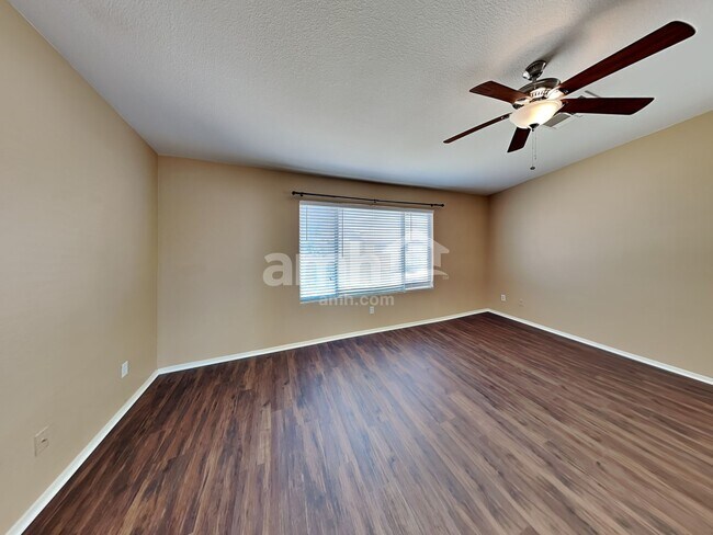 Building Photo - 9318 E Fairfield St