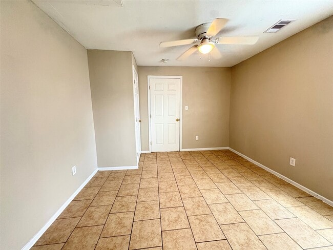 Building Photo - 2505 Avenue E
