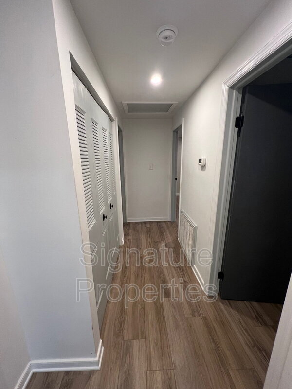 Building Photo - 6301 Morning Glory Rd