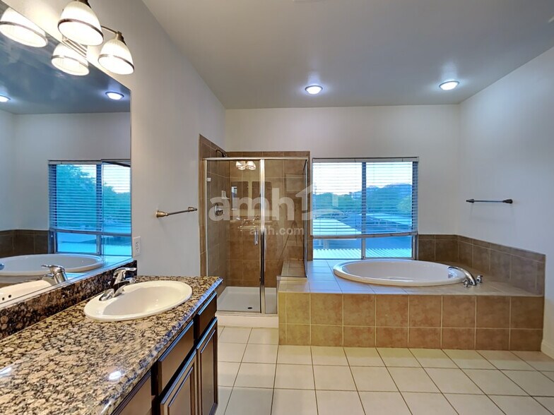 Building Photo - 2974 E Gables Vale Ct