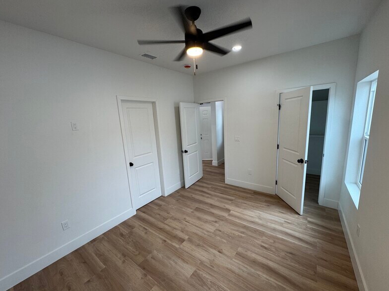 Building Photo - 4107 Shirley Ave