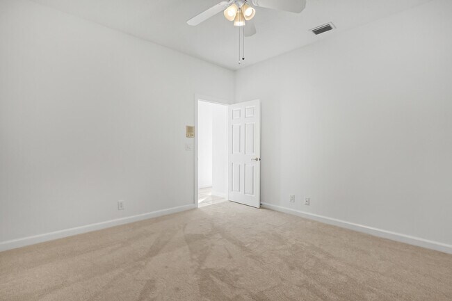 Building Photo - 22 Windward Dr