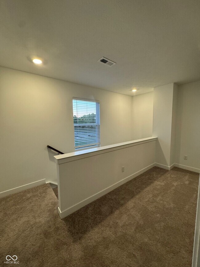 Building Photo - 15338 Farrington Rd