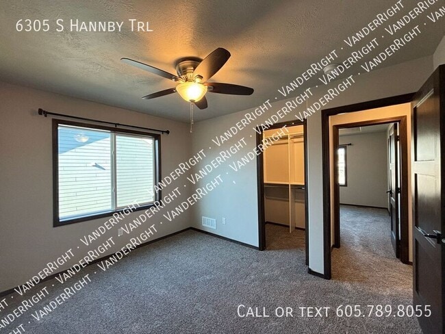 Building Photo - 6305 S Hannby Trl