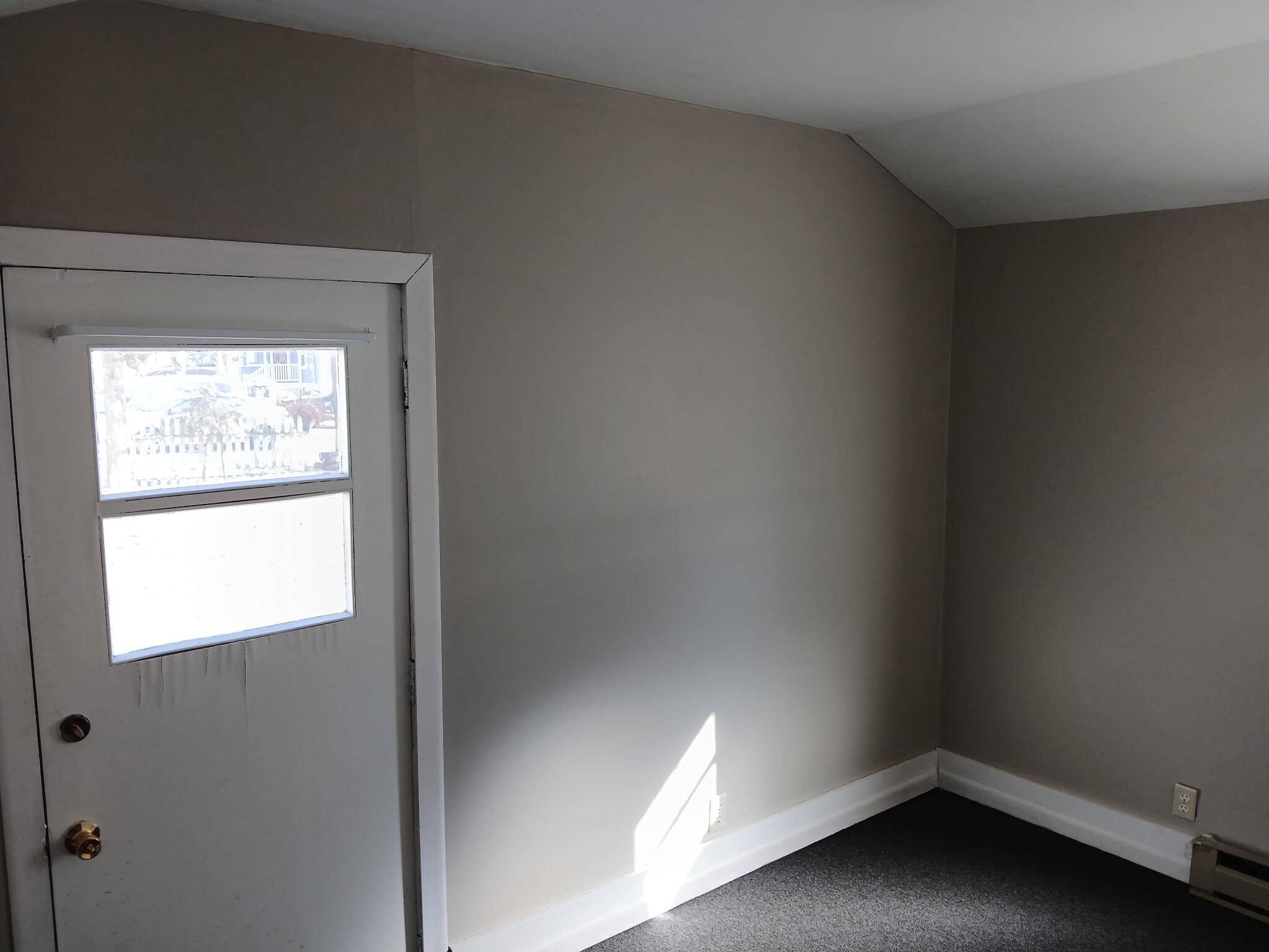 Building Photo - 612 W Laurel St