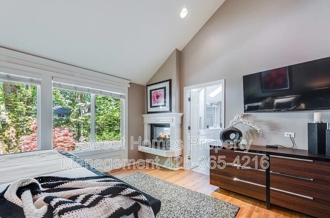 Building Photo - 5571 178th Ave SE