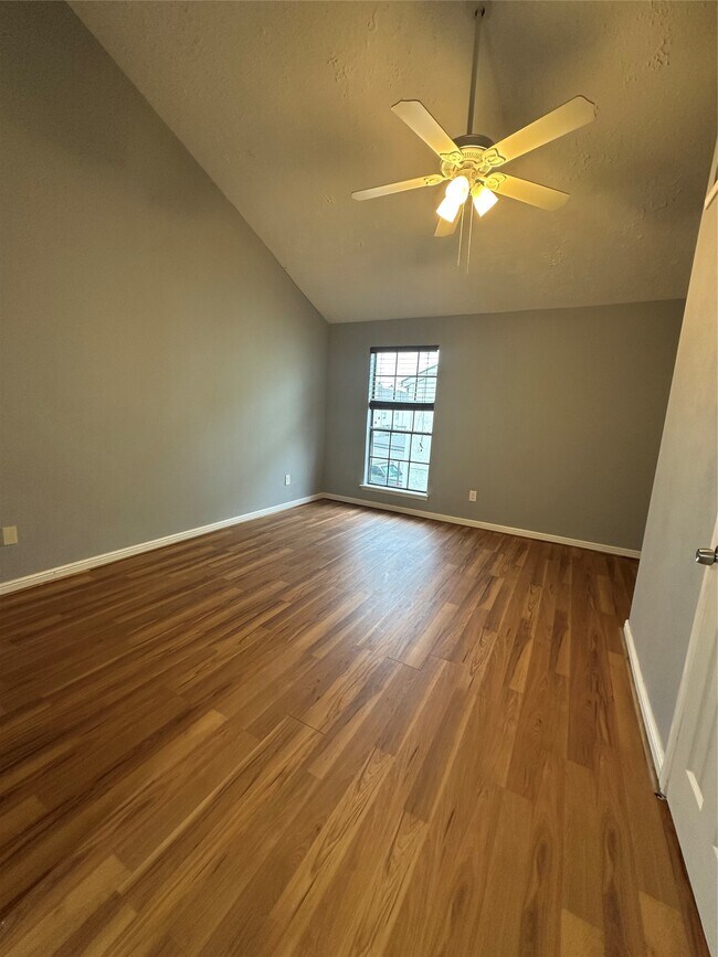 Building Photo - 8636 Village of Fondren