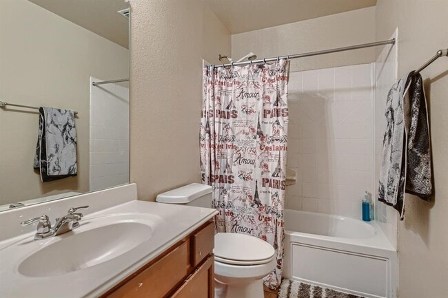 Building Photo - 1629 Kings Glen Ln