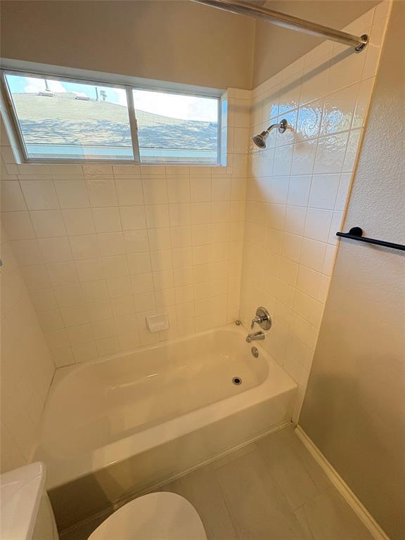 Building Photo - 2109 Rockland Dr
