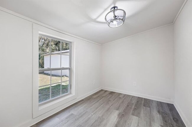 Building Photo - 24 E Iron Belt Rd SE