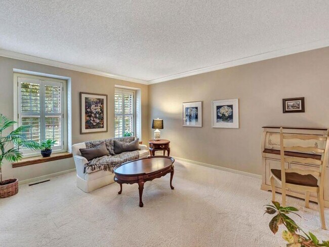 Building Photo - Luxury Home in Plymouth with 2-Level Primary Suite, Furnished or Unfurnished, Wayzata Schools, Pe...