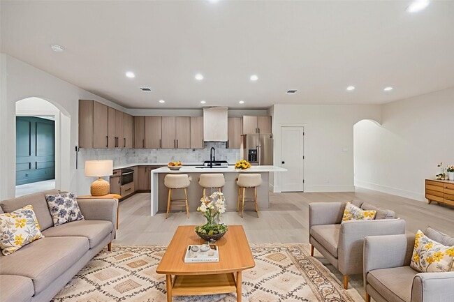 Building Photo - 3709 Brookwoods Dr