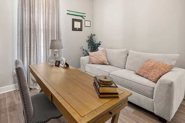 Building Photo - 212 Blaze Blvd