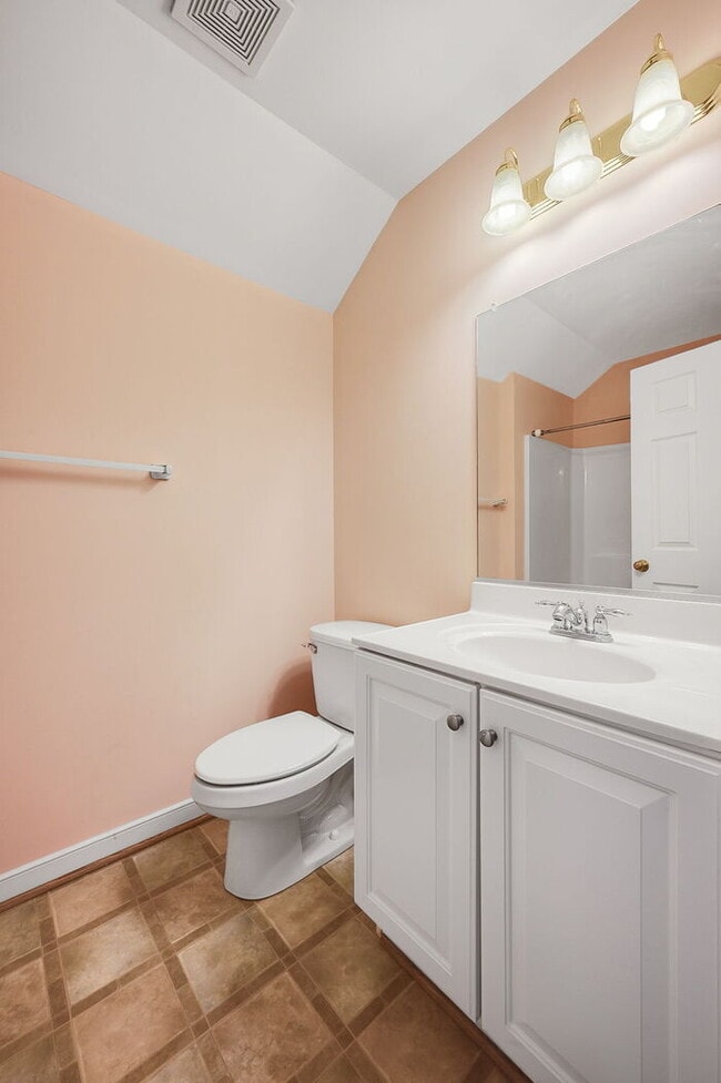 Building Photo - Spacious 5 Bedroom Home in Moseley – $3,800/mo