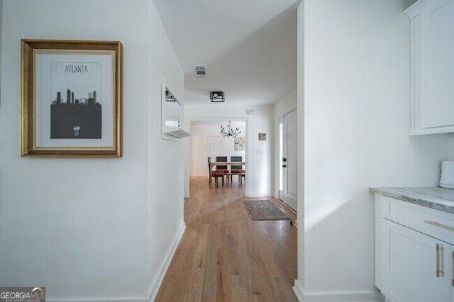 Building Photo - 3154 N Druid Hills Rd