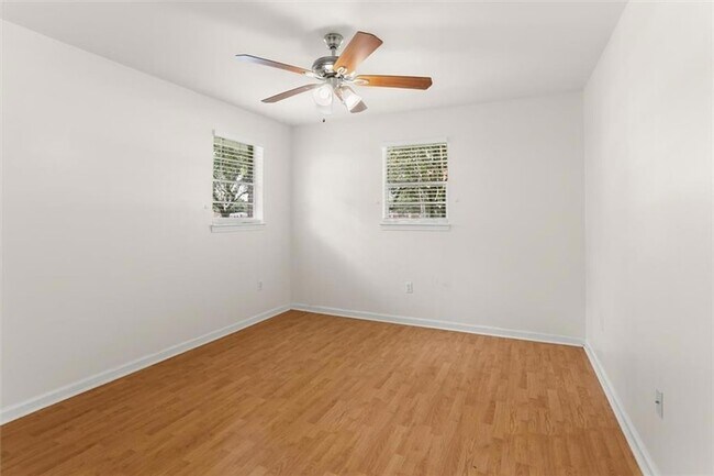 Building Photo - 6151 Charlotte Dr