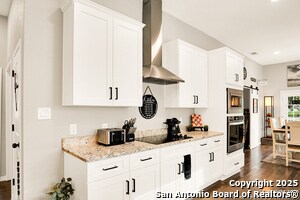 Building Photo - 1038 W Mistletoe Ave