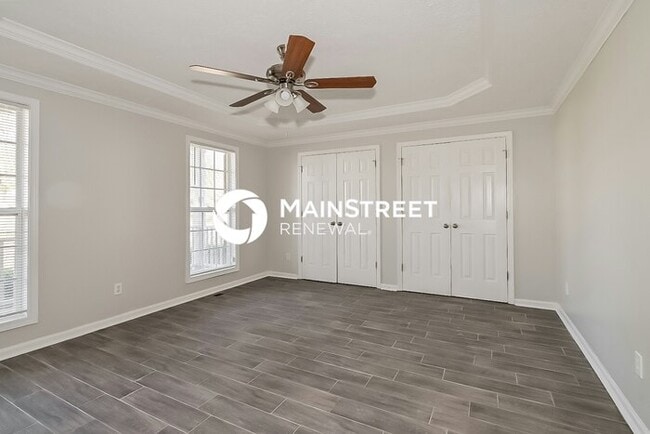 Building Photo - 5 Bedroom Pet-Friendly Home in Jackson, TN with Main Street Renewal