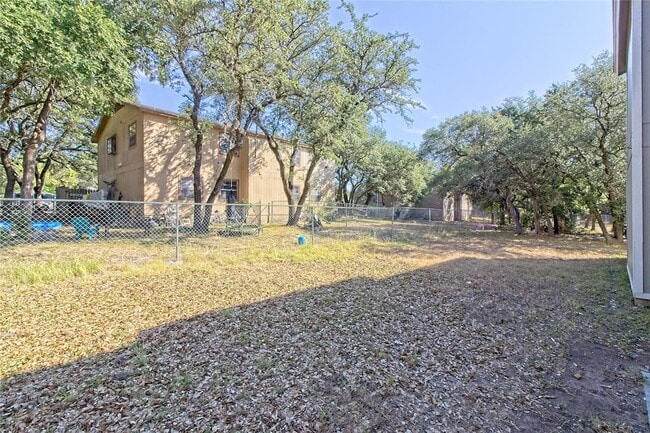 Building Photo - 401 Hedgewood Dr