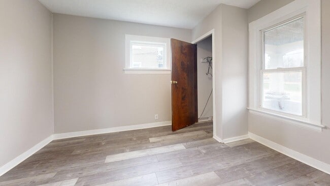 Building Photo - Lorain 2 Bedroom Single Family Home