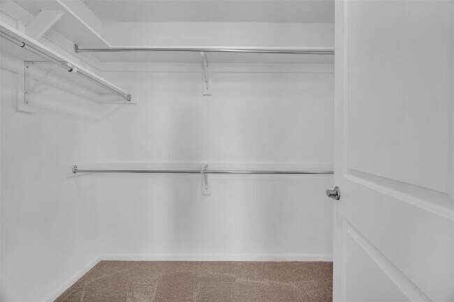 Building Photo - 1652 Halesworth Ln