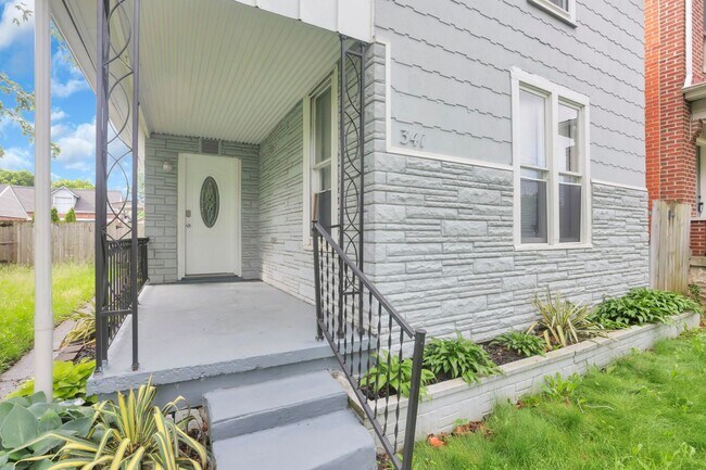 Building Photo - 341 E Markison Ave