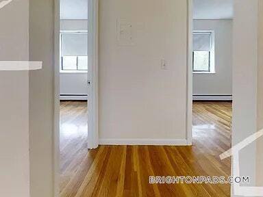 Building Photo - 122 Dustin St