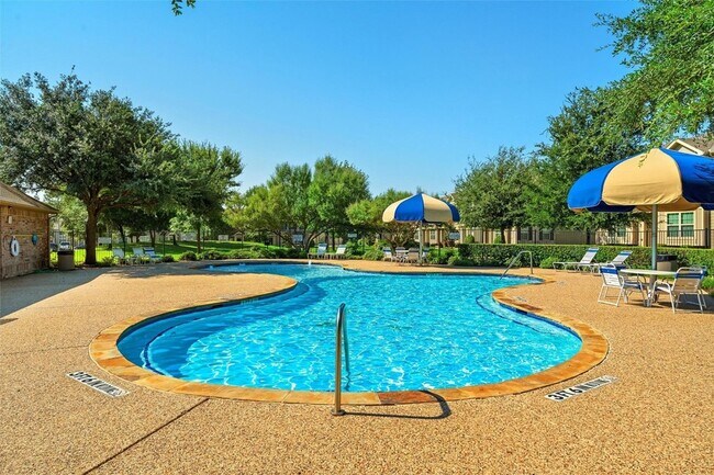 Building Photo - 6900 Carrington Ln