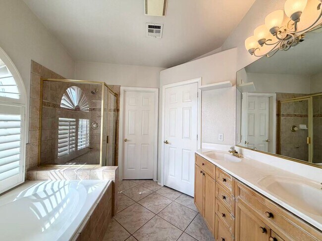 Building Photo - 11257 Playa Caribe Ave