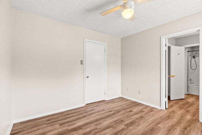 Building Photo - 200 Pine Forest Dr
