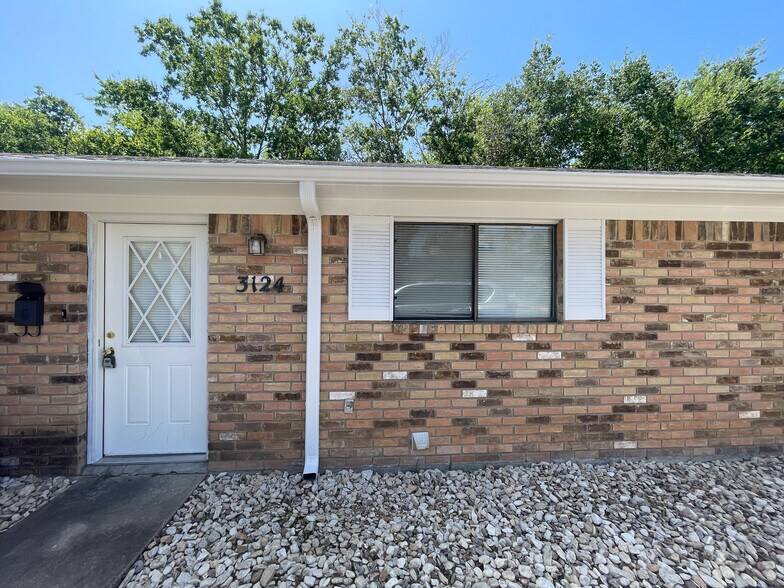 Primary Photo - 3124 McFerrin Ave