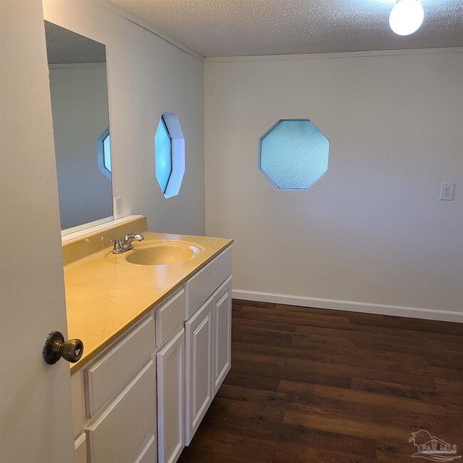 Building Photo - 1111 Mills Ave