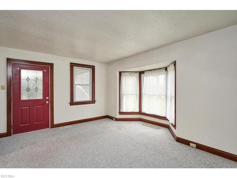 Building Photo - 1879 Greensburg Rd