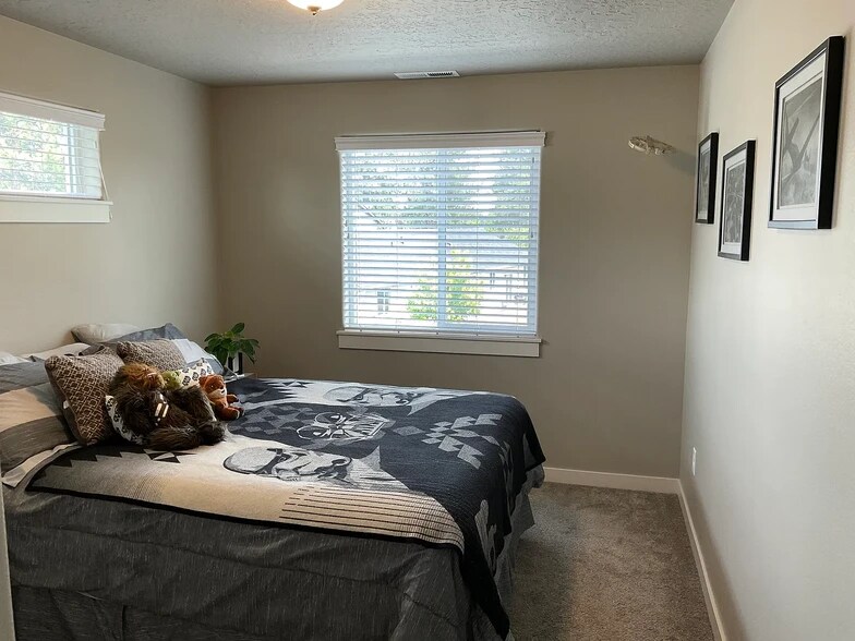 3rd Bedroom - 616 N Willitts St
