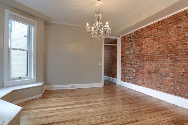 Building Photo - 206 Reily St