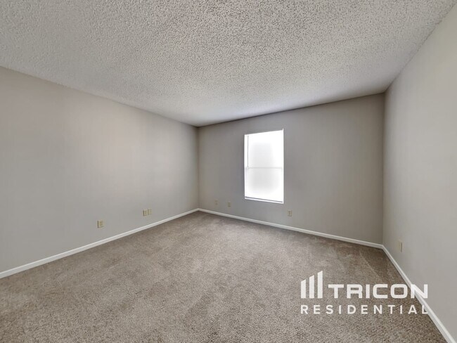Building Photo - 8540 Bluff Point Way