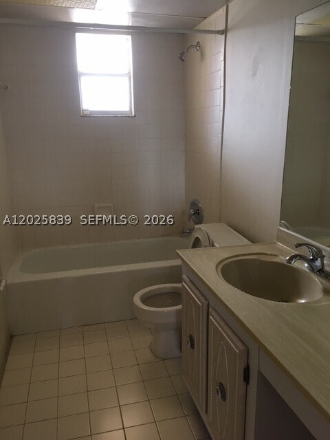 Building Photo - 9351 Fontainebleau Blvd