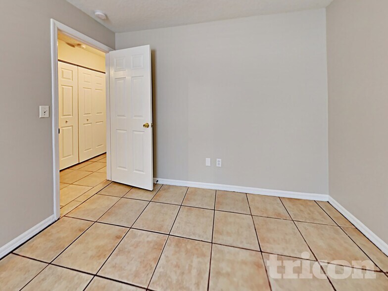 Building Photo - 706 Parsons St SW