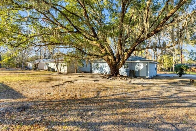 Building Photo - 1925 Cowan Ave