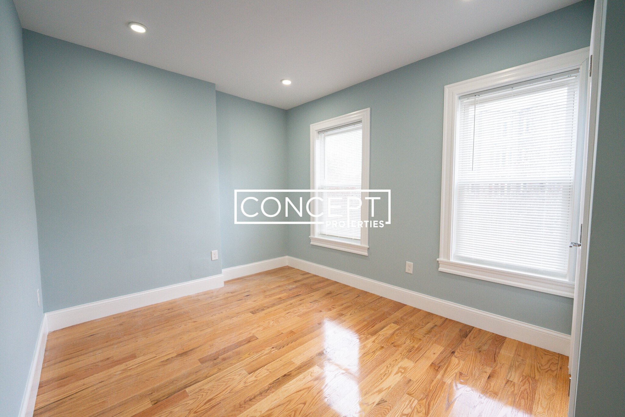 Building Photo - 372 Oxford St