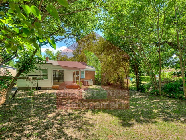 Building Photo - 1201 Carverdale Dr