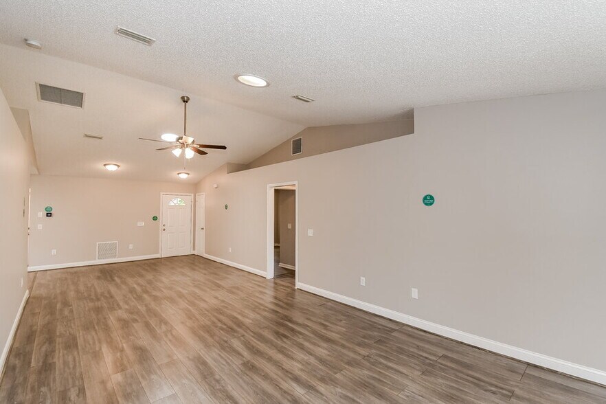 Building Photo - 3347 Double Ln