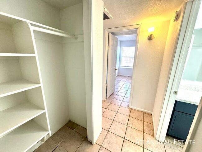 Building Photo - NOW AVAILABLE!! Renovated 2 Bedroom 1 Bath...