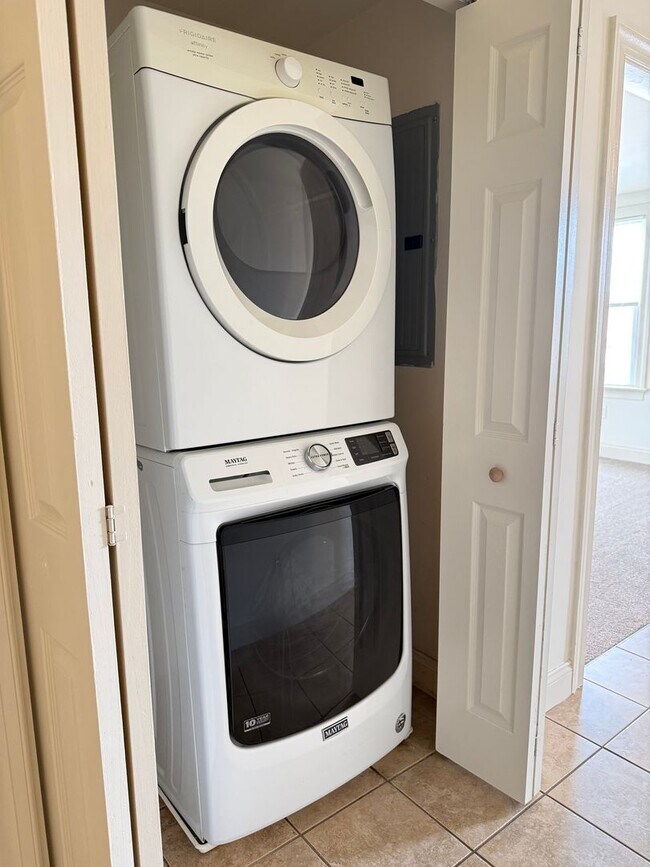 Building Photo - 3131 Lincoln Hwy E