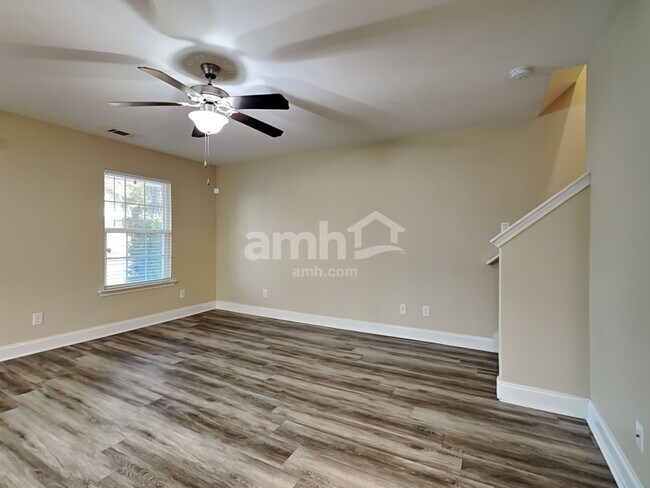 Building Photo - 2 Ristona Dr